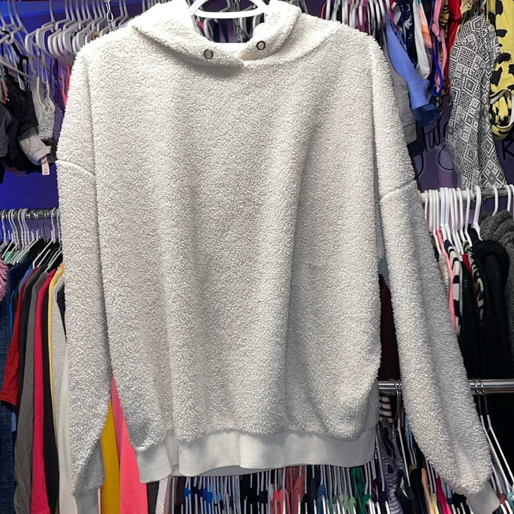 Weekend Edition fuzzy hoodie white no size tag